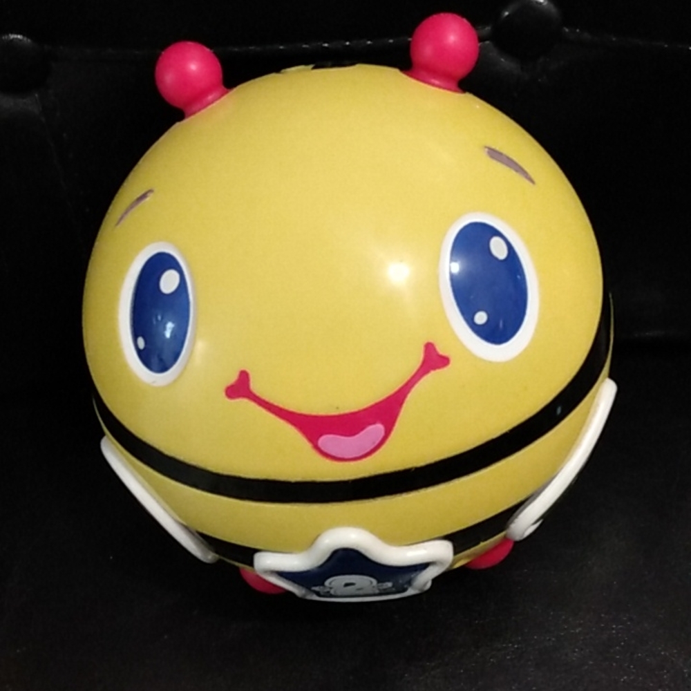 BRIGHT STARTS HAVING A BALL BUMBLE BEE BALL TOY